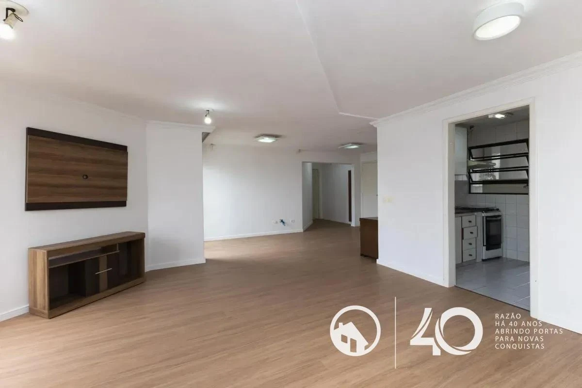 Apartment, 148 m², with a glass-enclosed balcony — photo 26