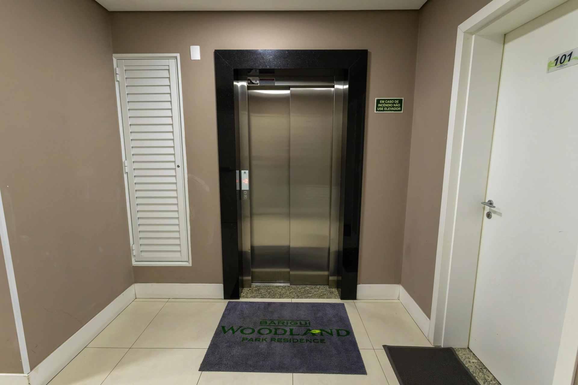 2-bedroom apartment with a glass-enclosed balcony — photo 32