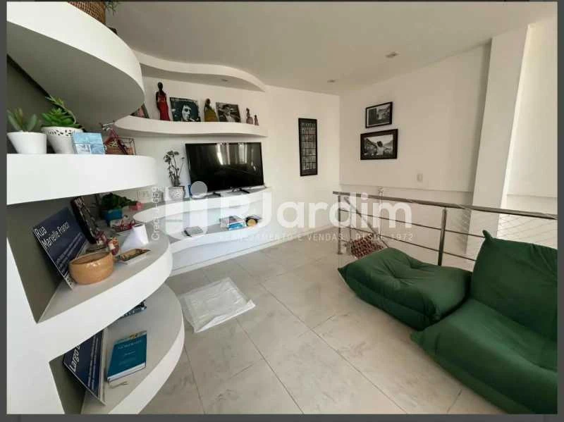 Квартира 180 м² з 4 спальнями і 2 паркомісцями — photo 12