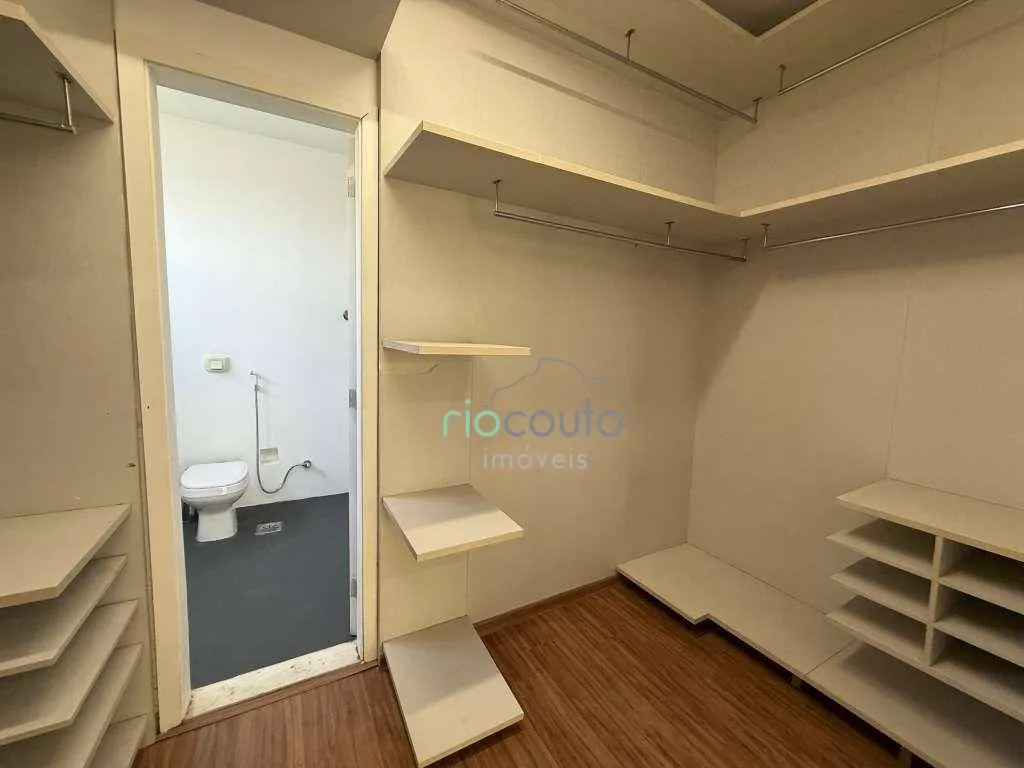 Casa com 5 quartos, 990 m² e 2 vagas, perto das janelas — photo 44