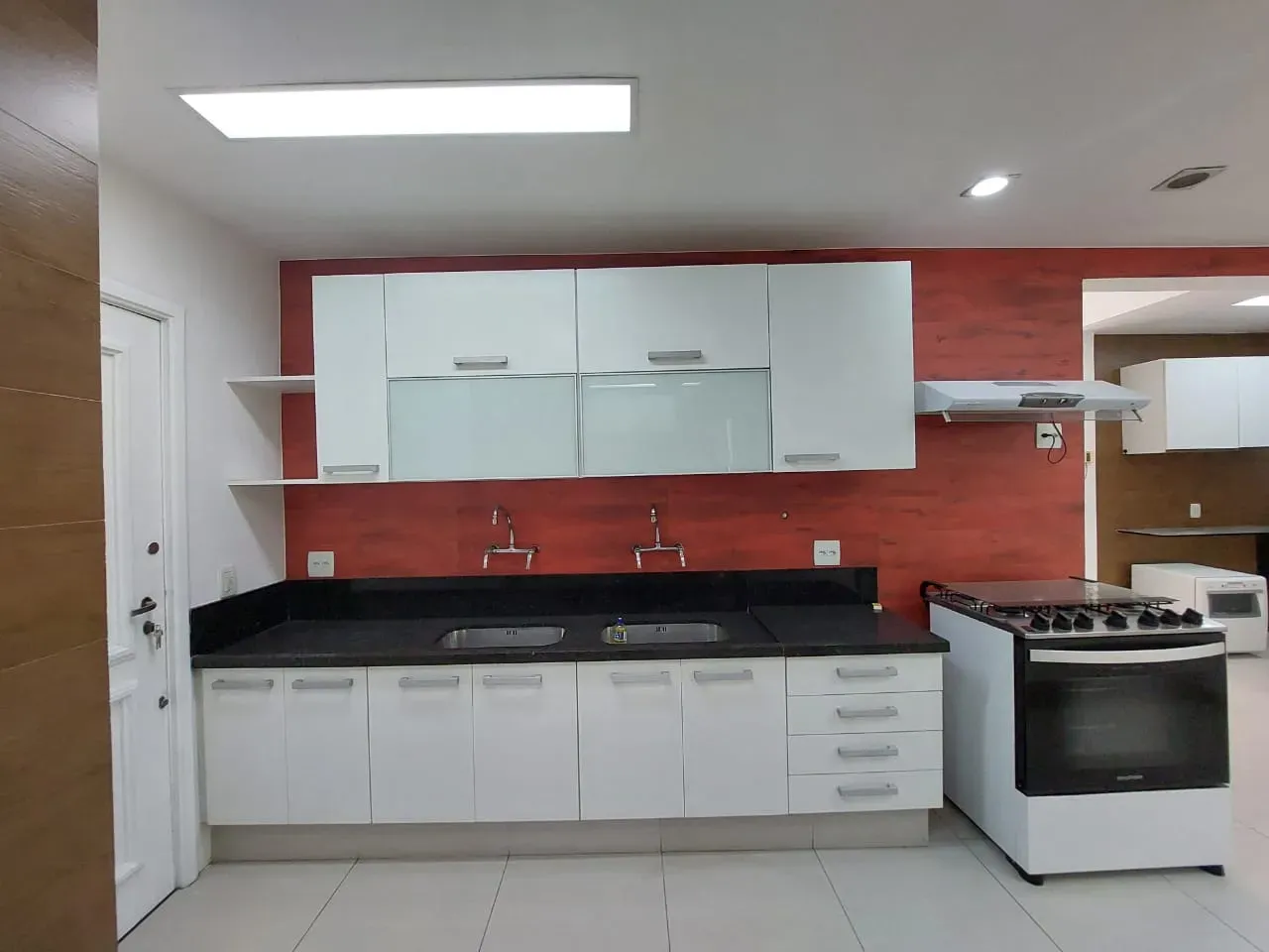 Apartamento com 4 quartos e 5 banheiros, com ar-condicionado — photo 36