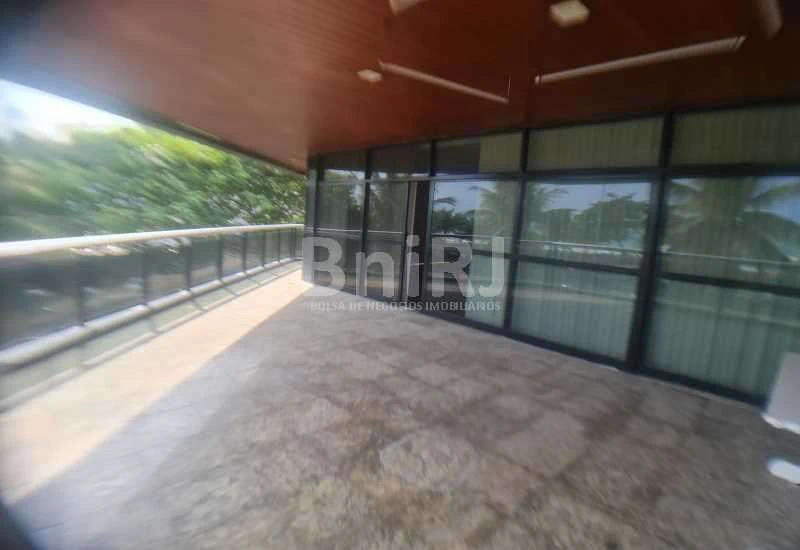 4-bedroom apartment with 271 m² and 3 parking spots — photo 8