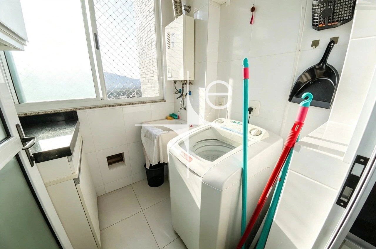 Furnished apartment, 85 m², with a glass-enclosed balcony — photo 24