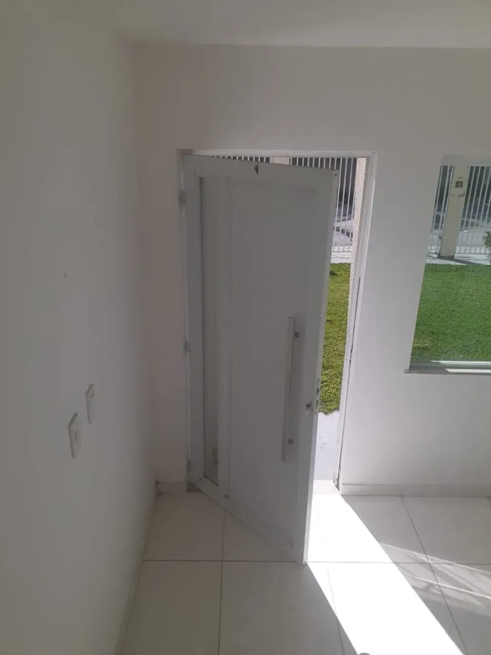 Casa sem mobília com 2 quartos e cozinha separada — photo 9