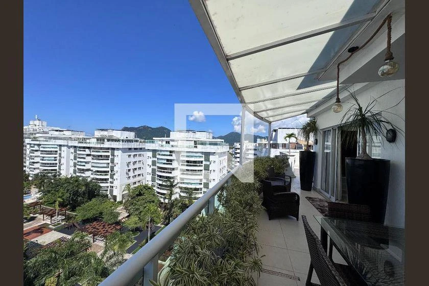 Furnished 3-bedroom apartment with 200 m² — photo 27