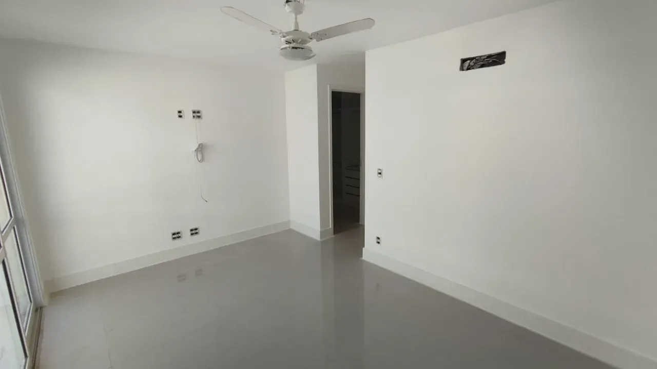 House with 5 bedrooms and 5 bathrooms and balcony grill — photo 30