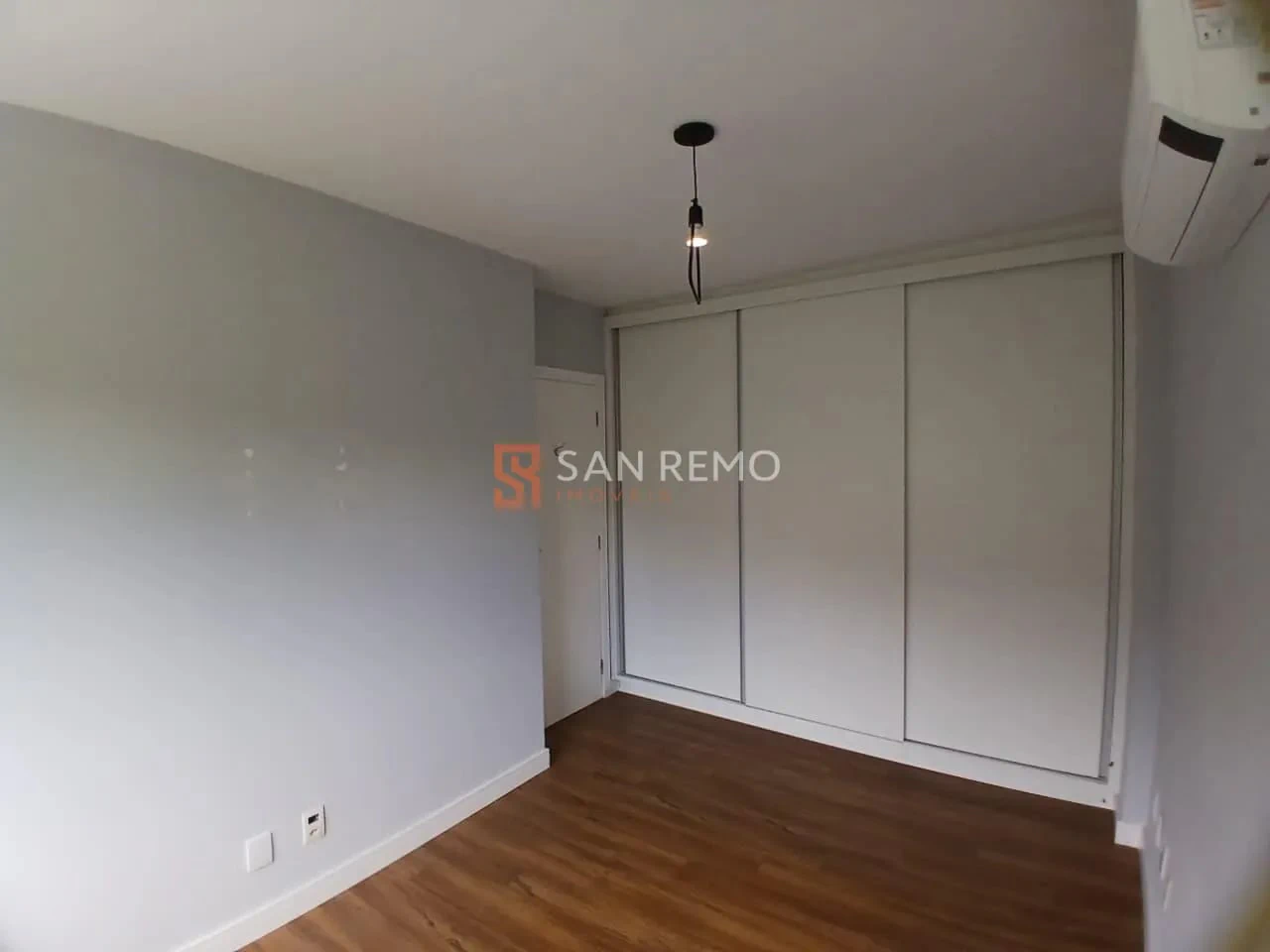 3-bedroom apartment in a building with a pool — photo 14