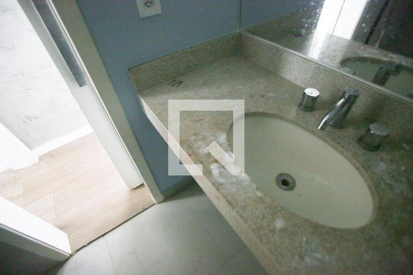 Apartment with 3 bedrooms and a balcony — photo 42