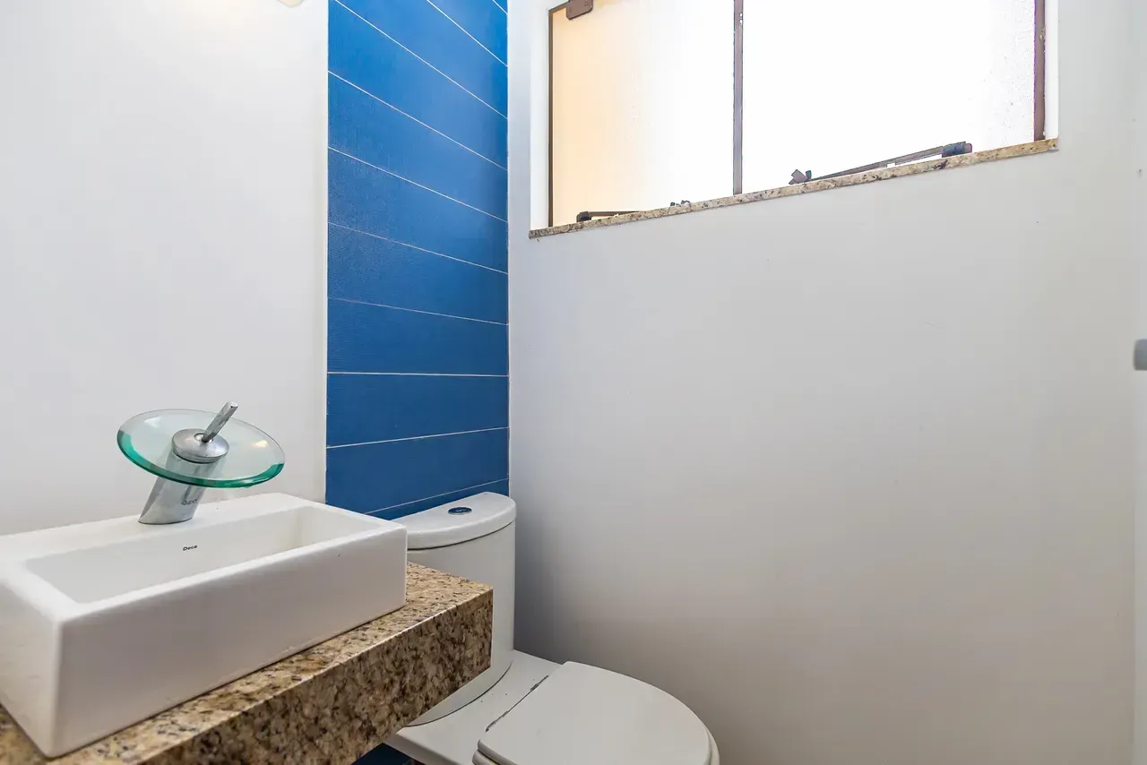 Furnished house with 5 bedrooms and 470 m²