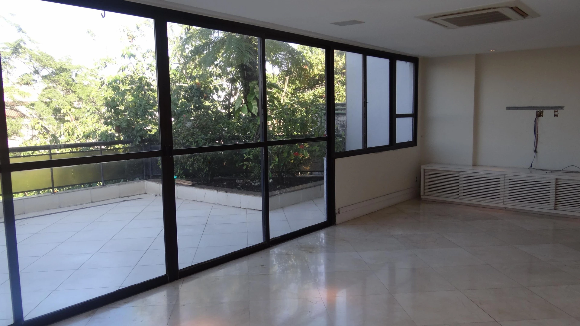 Apartamento sin amueblar con 3 dormitorios y balcón — photo 36