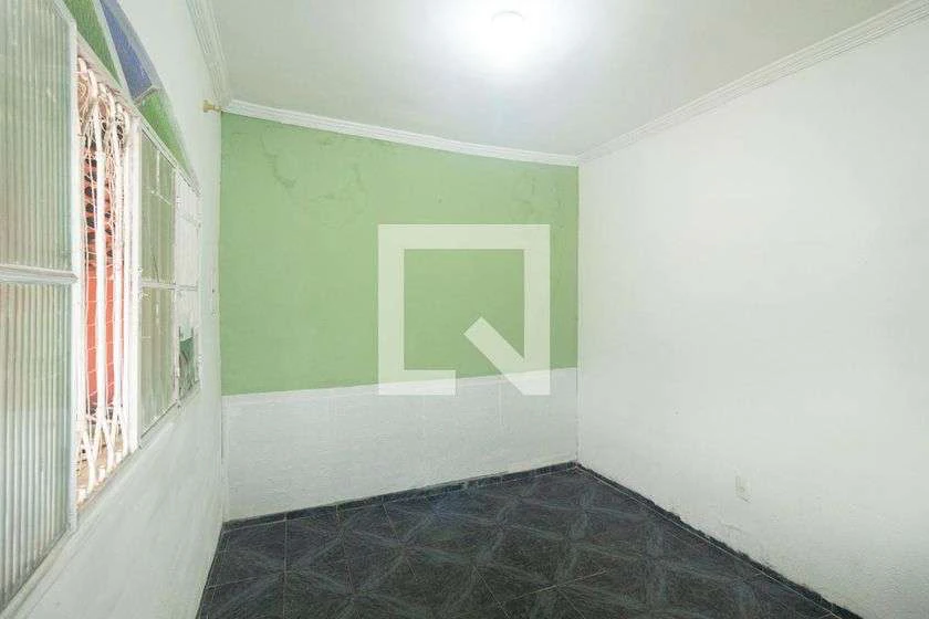 2-bedroom house with a laundry area — photo 12
