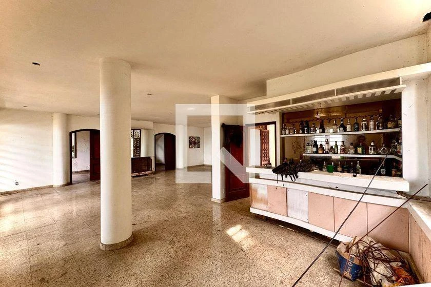Casa de 888 m² com banheira e varanda gourmet