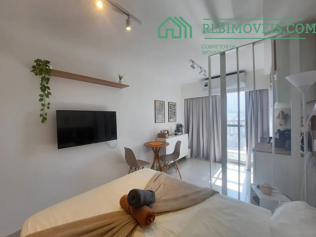 1-bedroom apartment with air conditioning and microwave — photo 8