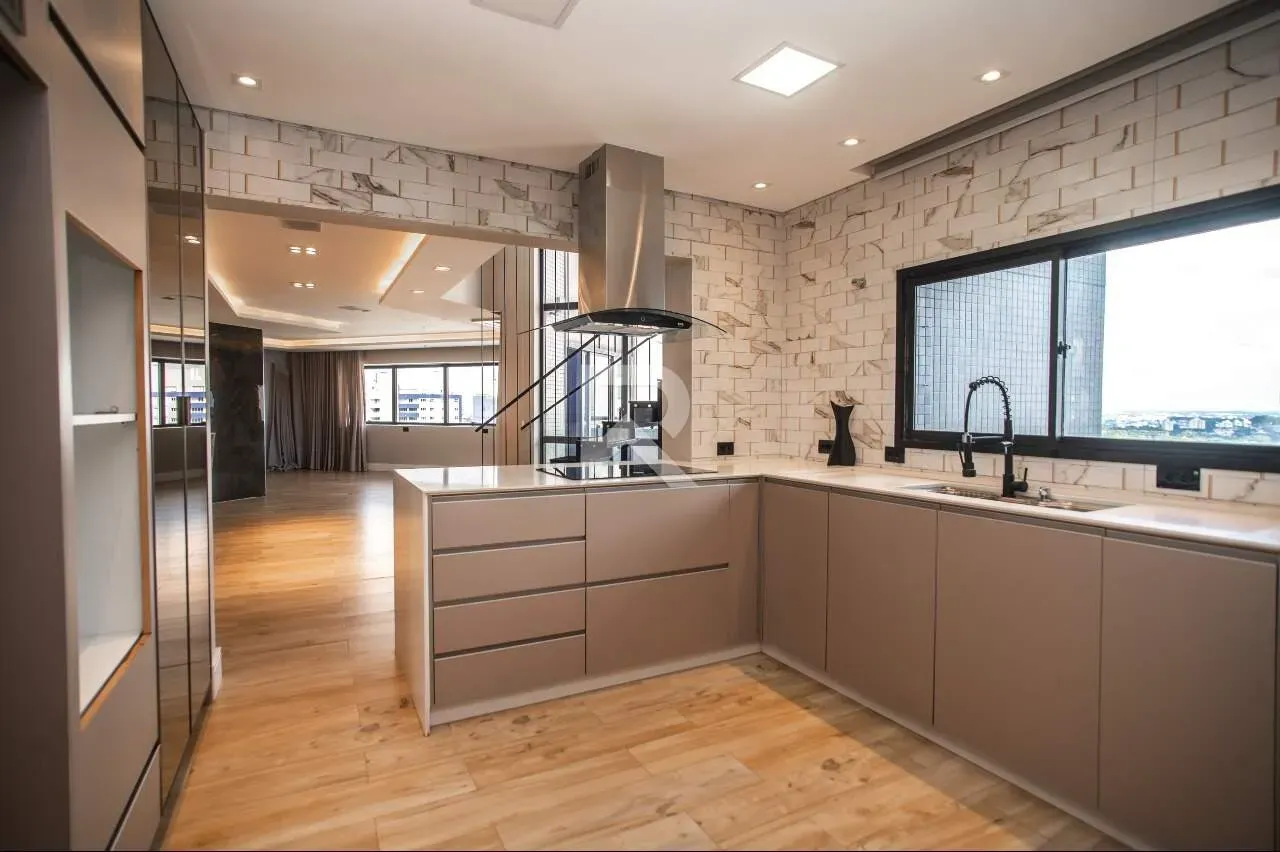 Apartment with 4 bedrooms, 3 en-suites and 463 m² — photo 9