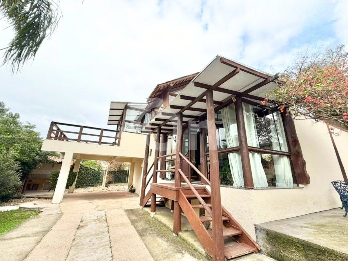 Furnished house, 224 m², with floor-to-ceiling windows — photo 22