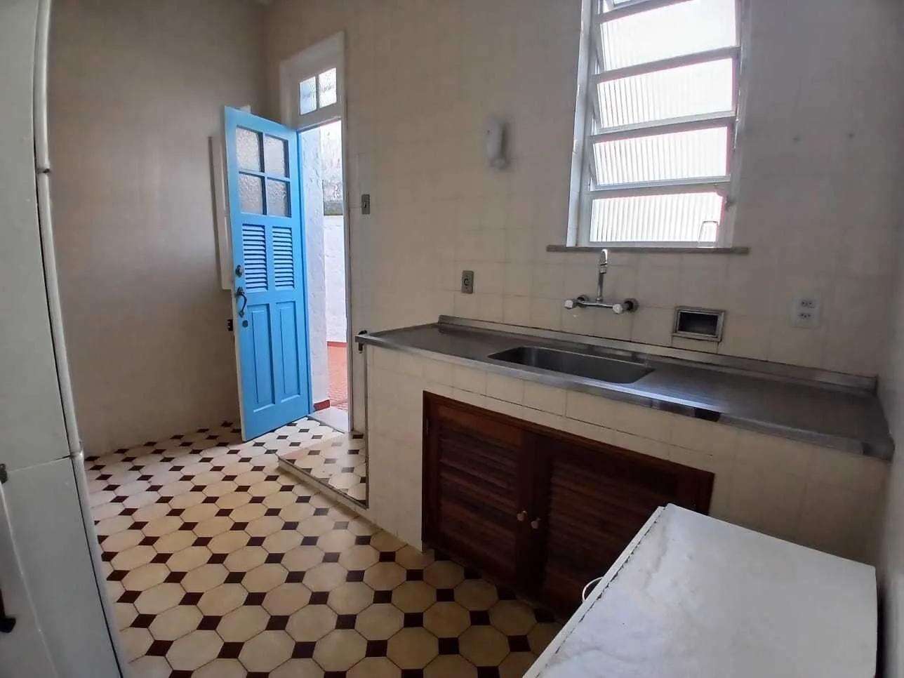 Apartment, 113 m², with wood or laminate floors — photo 25
