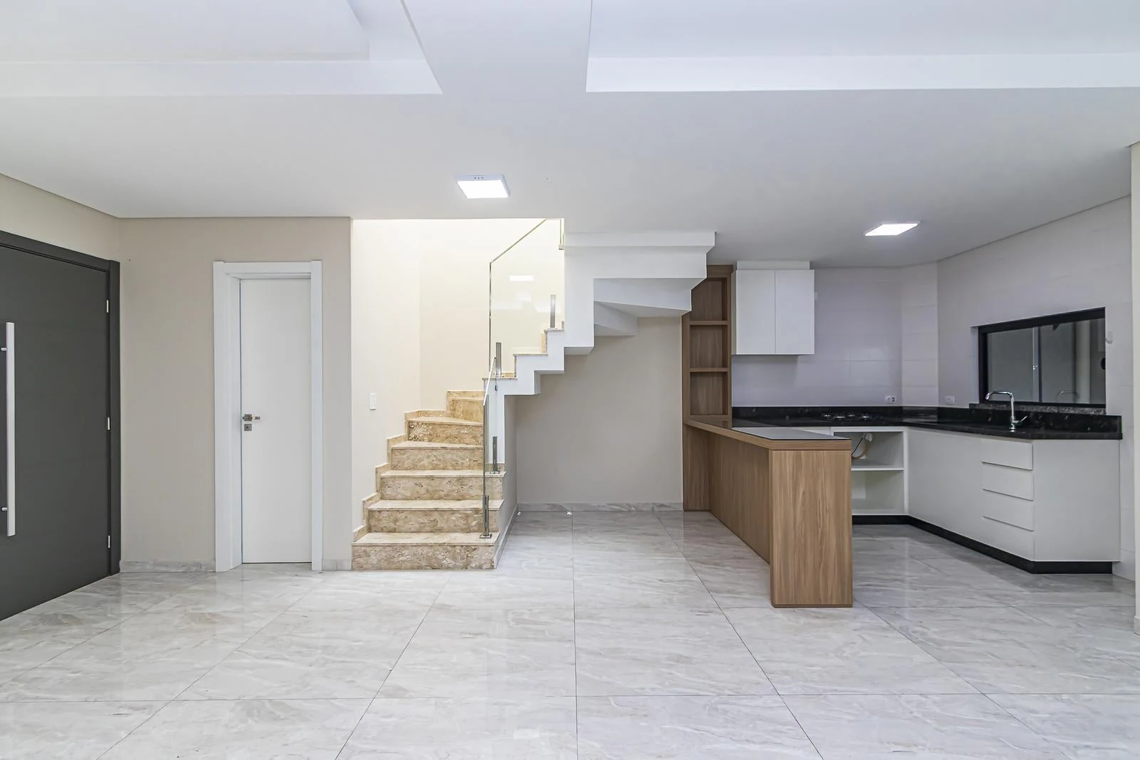 Casa, 92 m², con balcón cerrado con vidrio — photo 4