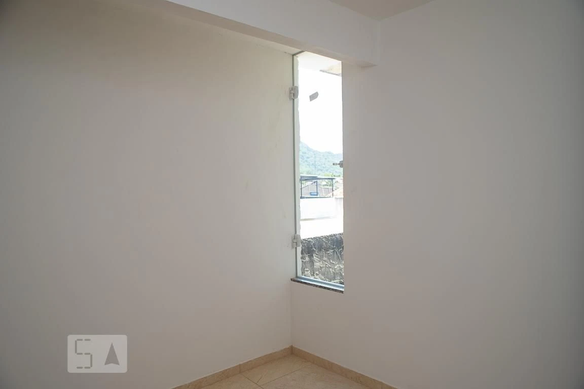 Unfurnished apartment with 2 bedrooms and a balcony — photo 33