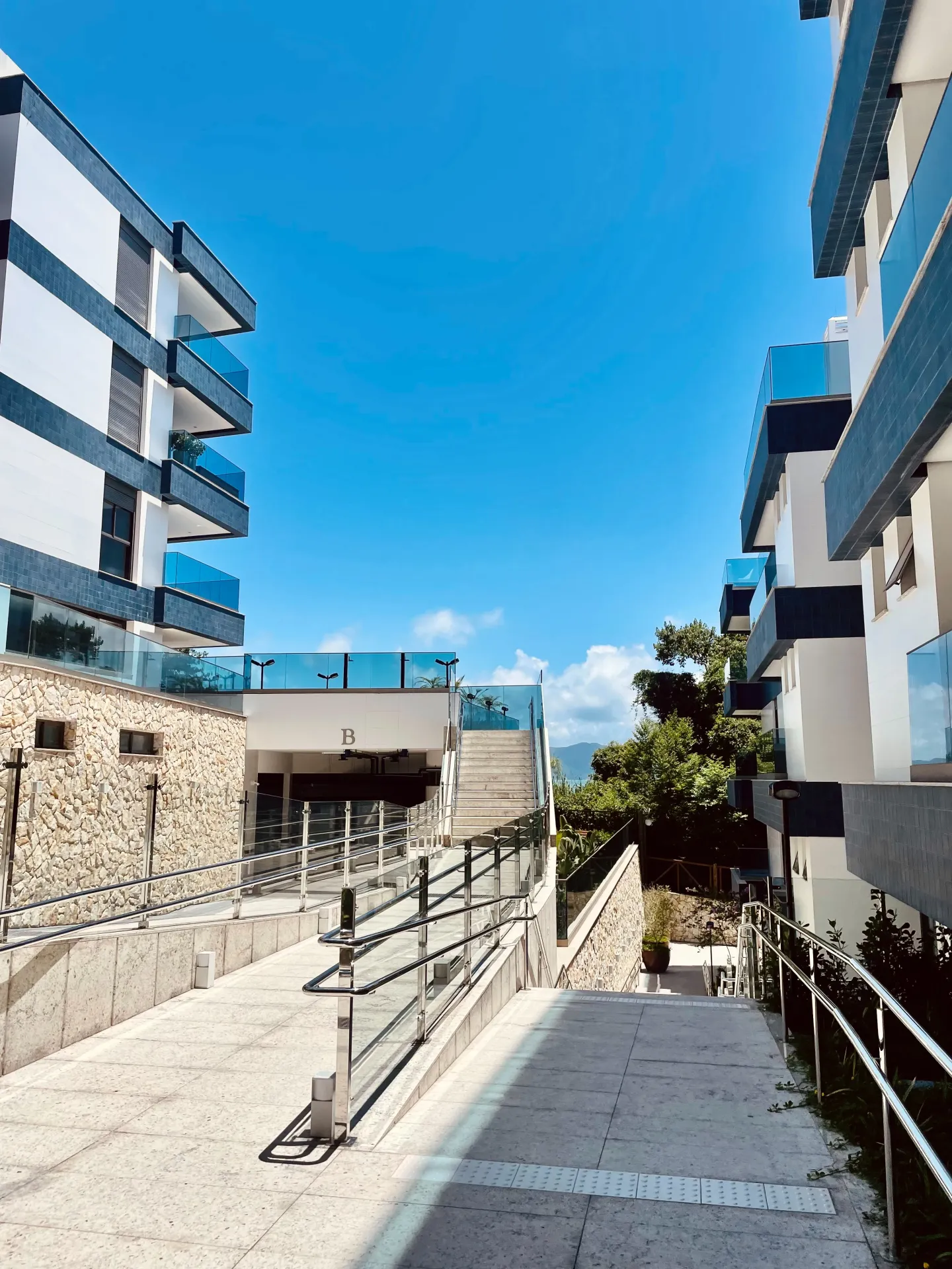 Apartamento amueblado con 3 suites y 130 m² — photo 53