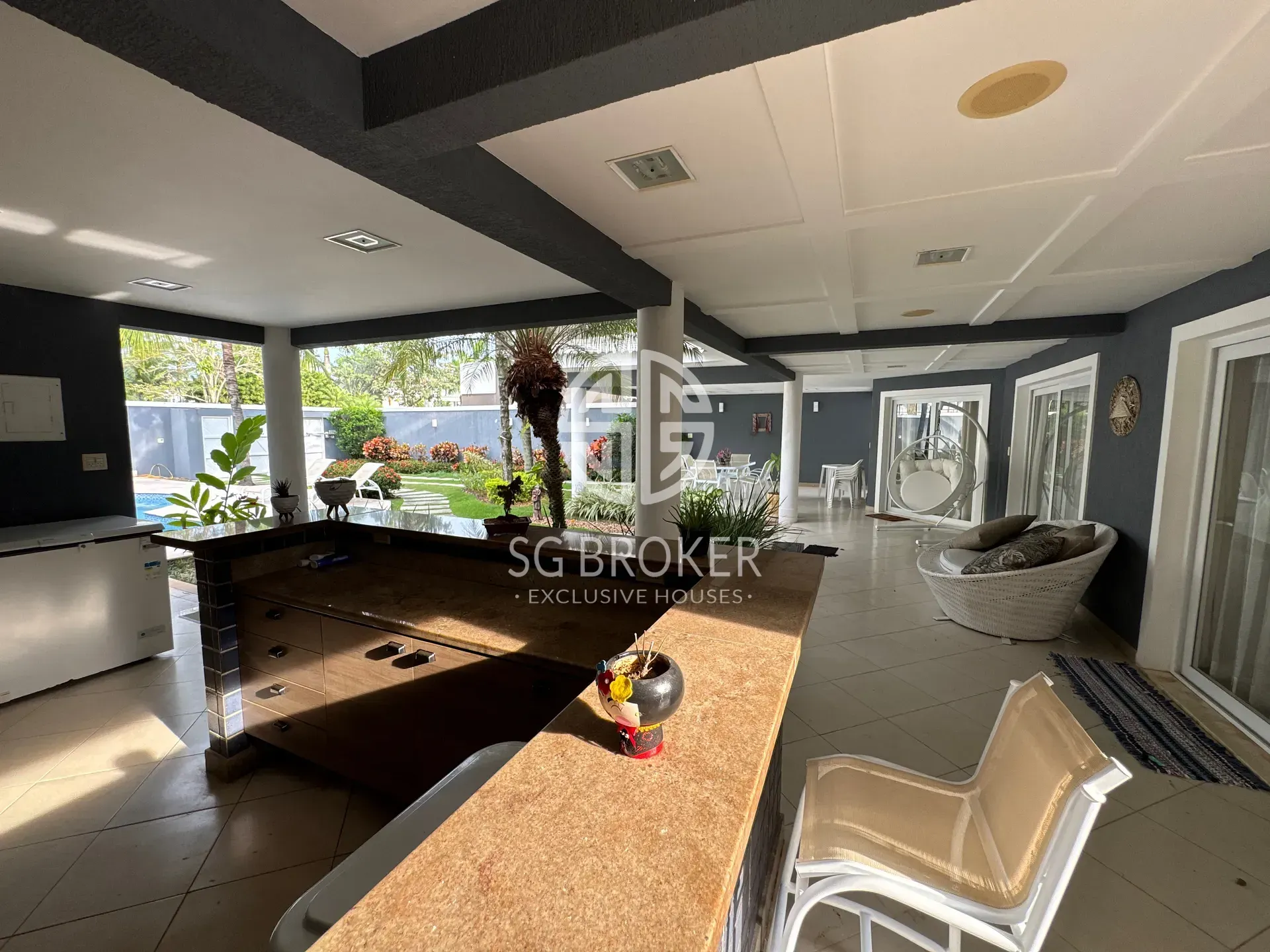 Casa para locação com 5 quartos e churrasqueira na varanda — photo 10