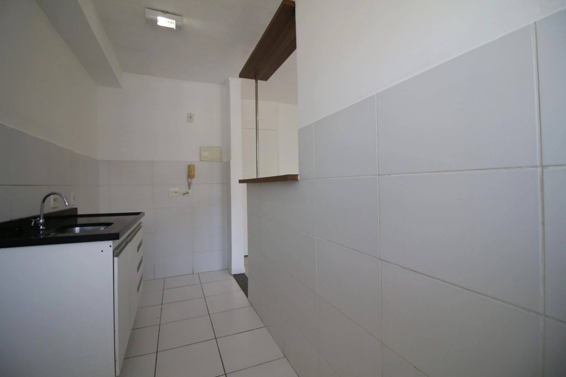 2-bedroom apartment in a building with a gym — photo 6