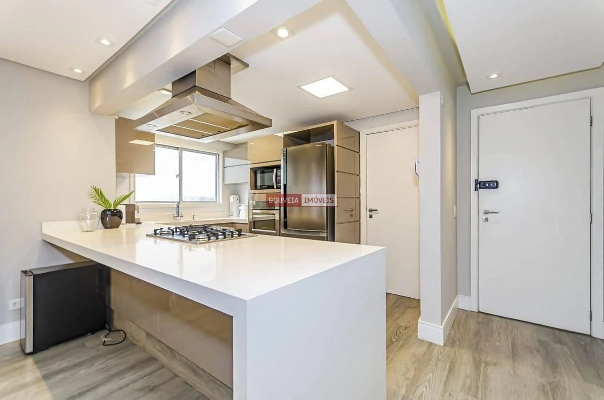 Apartamento mobiliado em condomínio com academia