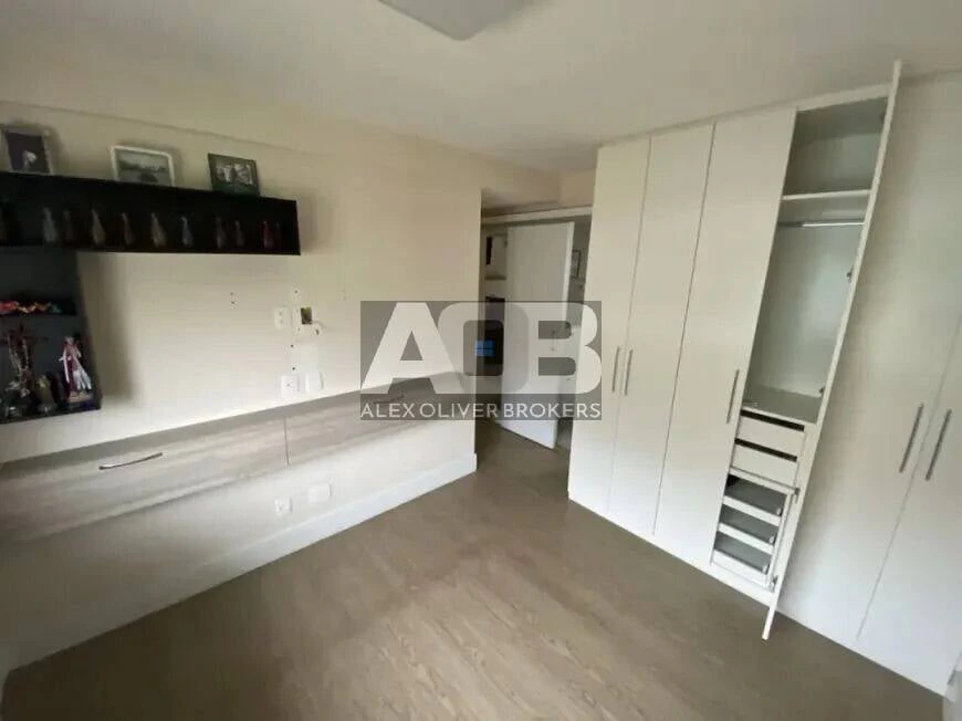 Furnished duplex penthouse with 4 bedrooms and 210 m² — photo 21