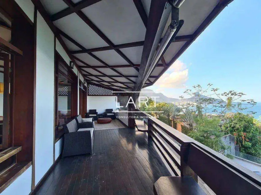 House with 5 bedrooms, 5 baths and separate kitchen — photo 13