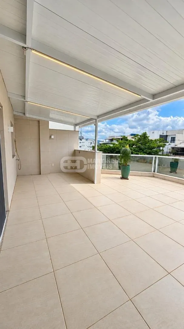 Balcony with a grill in a 3-bedroom apartment, 264 m² — photo 2
