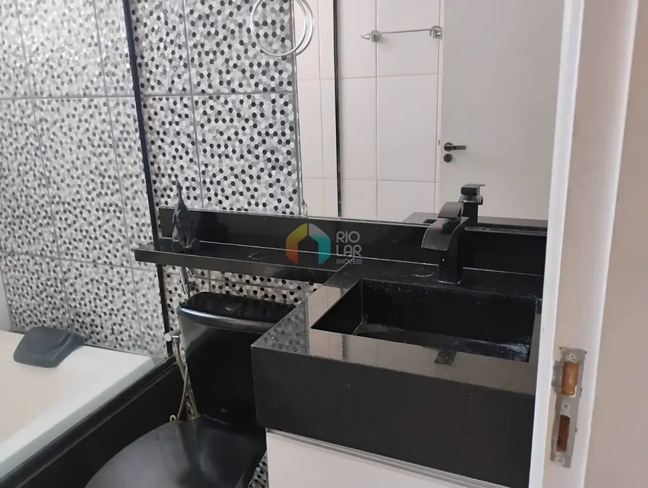 Furnished penthouse with 3 bedrooms and a balcony — photo 20