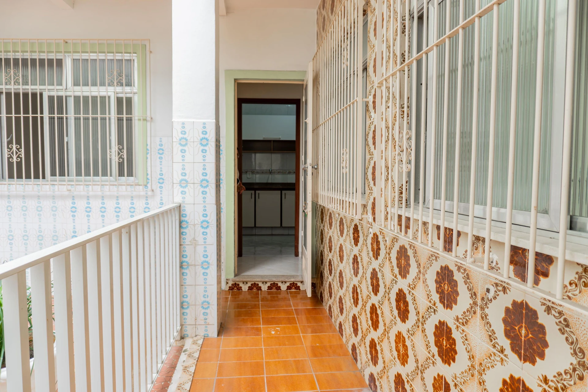 Apartment with 2 bedrooms and a balcony — photo 25