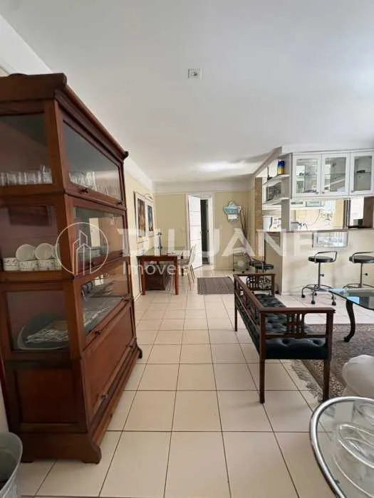 2-bedroom apartment with an open-plan kitchen — photo 8