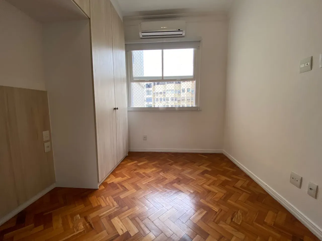 Apartment on the 7th floor with wood or laminate floors — photo 16