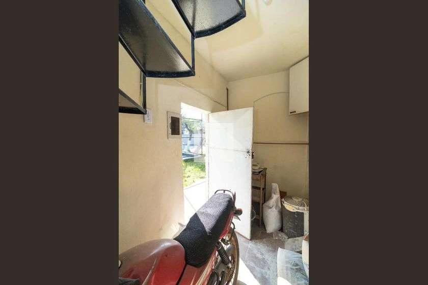 1-bedroom apartment with open-plan kitchen and balcony — photo 4