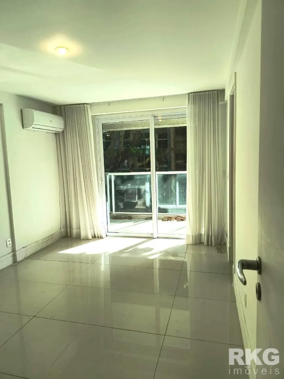 Apartamento com 5 banheiros e box de vidro — photo 4