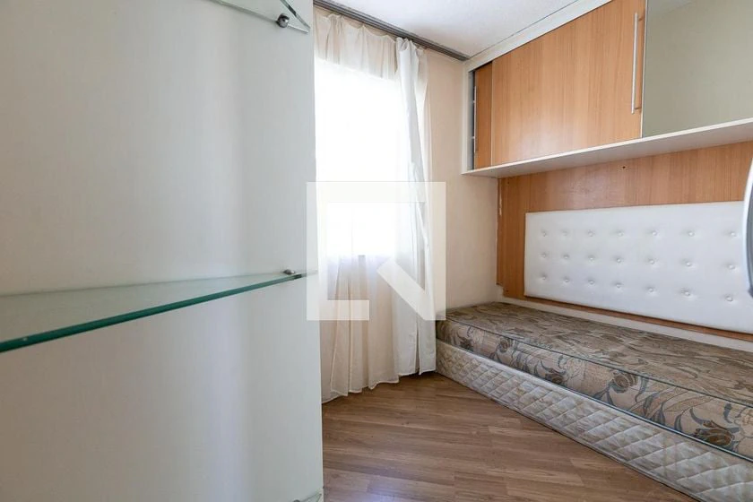 Wood or laminate floors in a 2-bedroom apartment, 60 m² — photo 16
