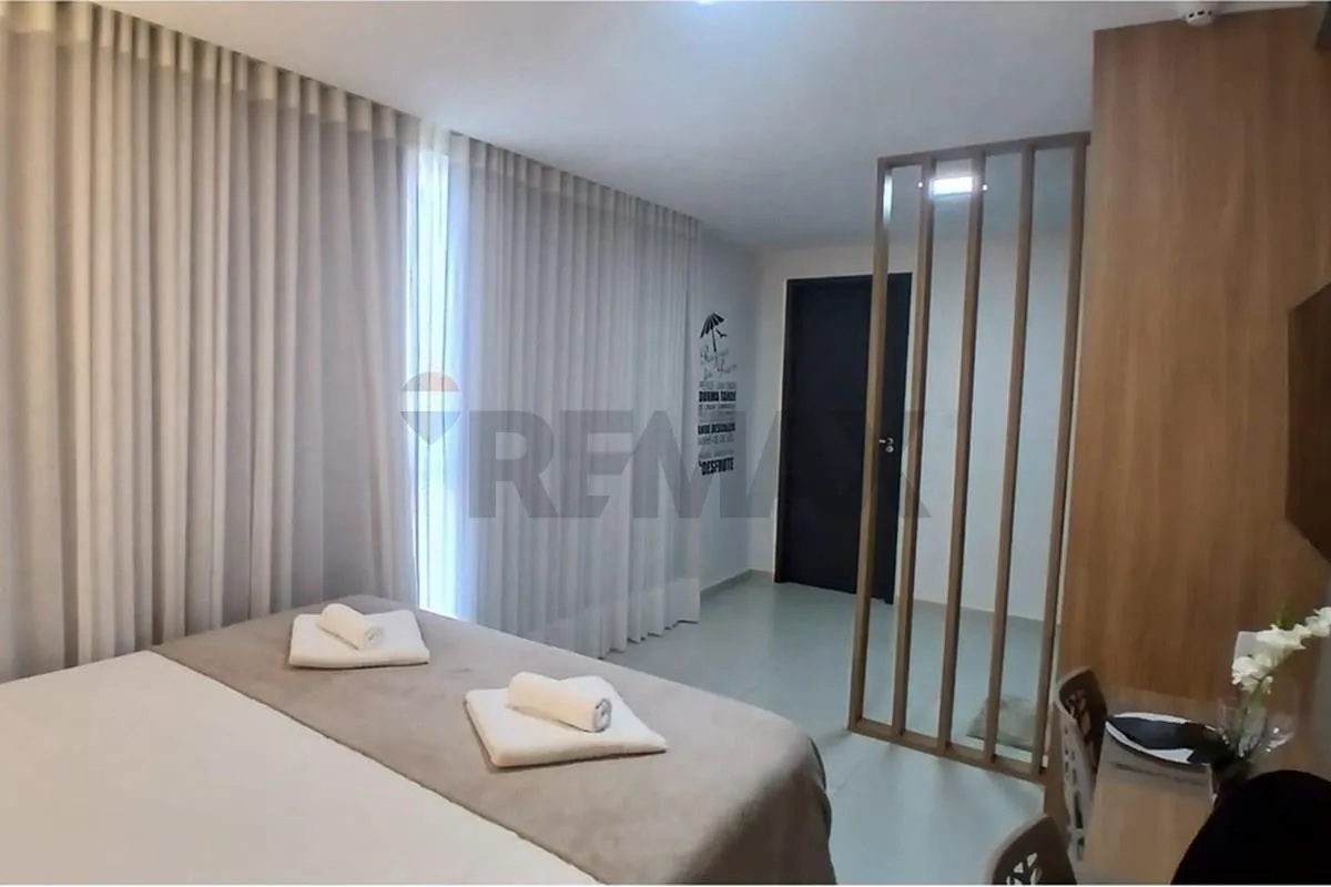 One-bedroom apartment in a building with a pool — photo 2