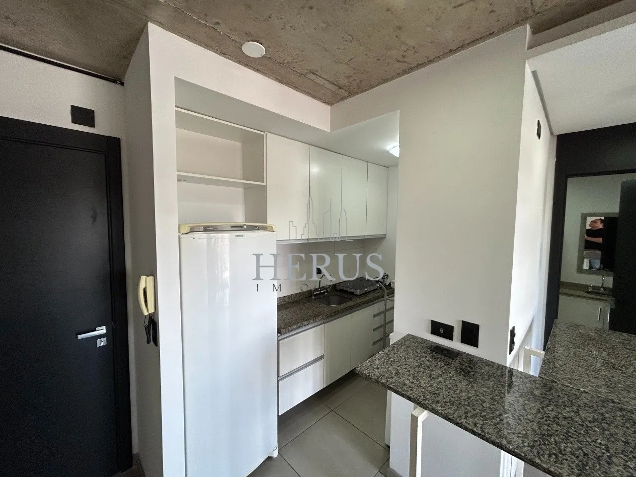 1-bedroom apartment with open-plan kitchen and 42 m² — photo 5