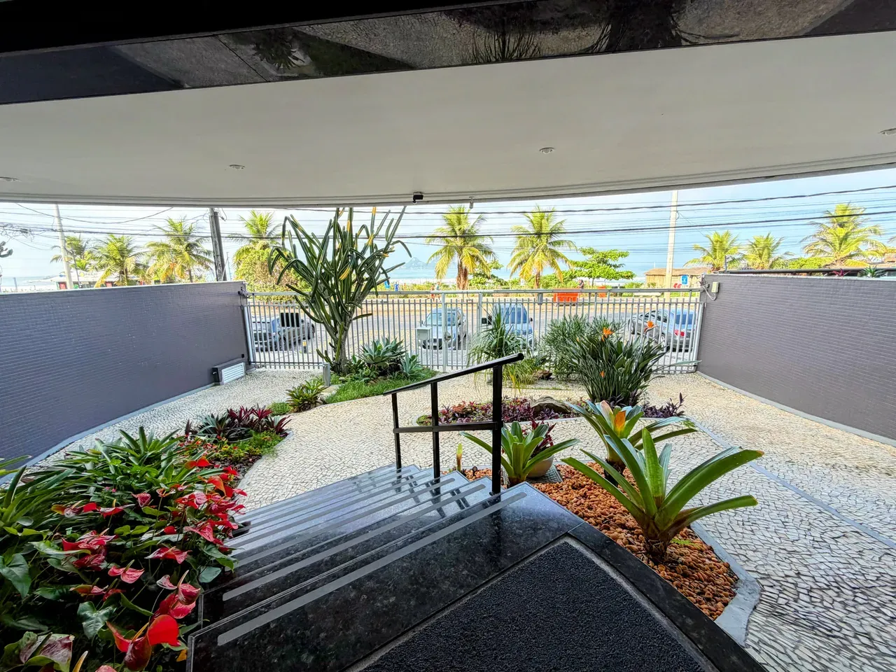 3-bedroom apartment with glass-enclosed balcony and 4 baths — photo 47