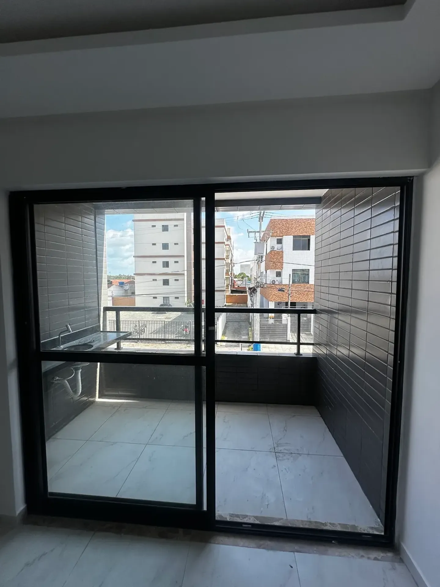 3-bedroom apartment, 1 with its own bathroom, 72 m² — photo 7