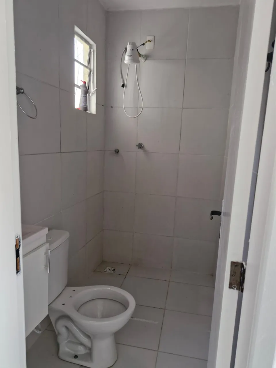 Apartamento de 1 dormitorio con 1 baño y ducha eléctrica — photo 4