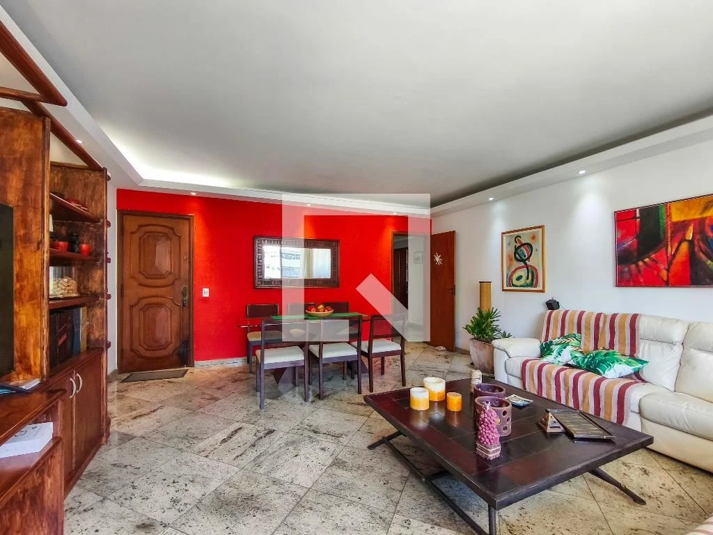 Furnished 4-bedroom apartment with balcony — photo 32
