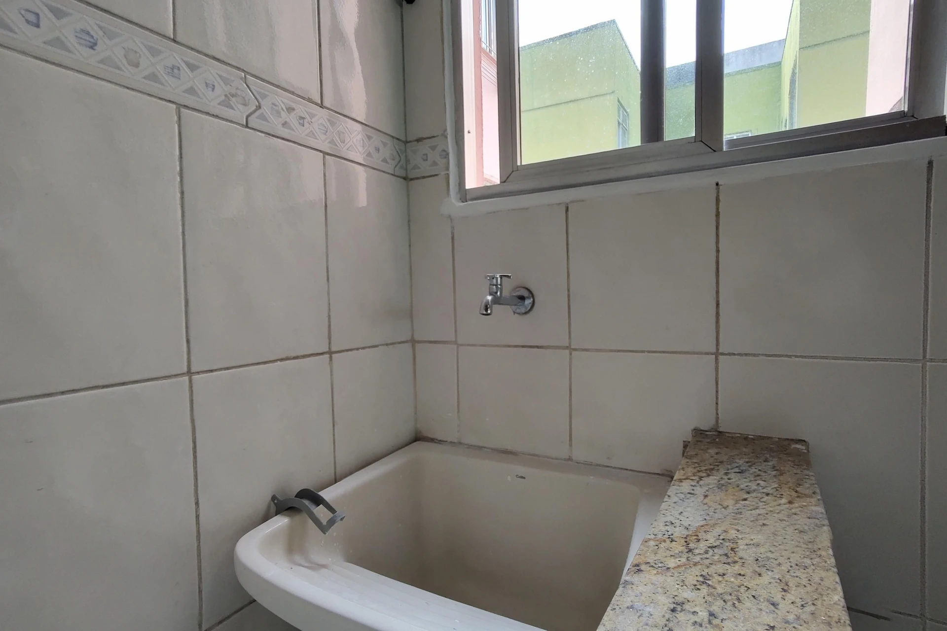Unfurnished apartment with 2 bedrooms and 1 parking space — photo 22