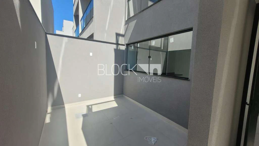 Casa com 6 suítes e cozinha americana aberta com fogão a gás — photo 19