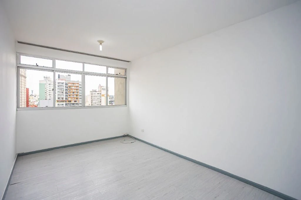 1-bedroom apartment with a laundry area — photo 3