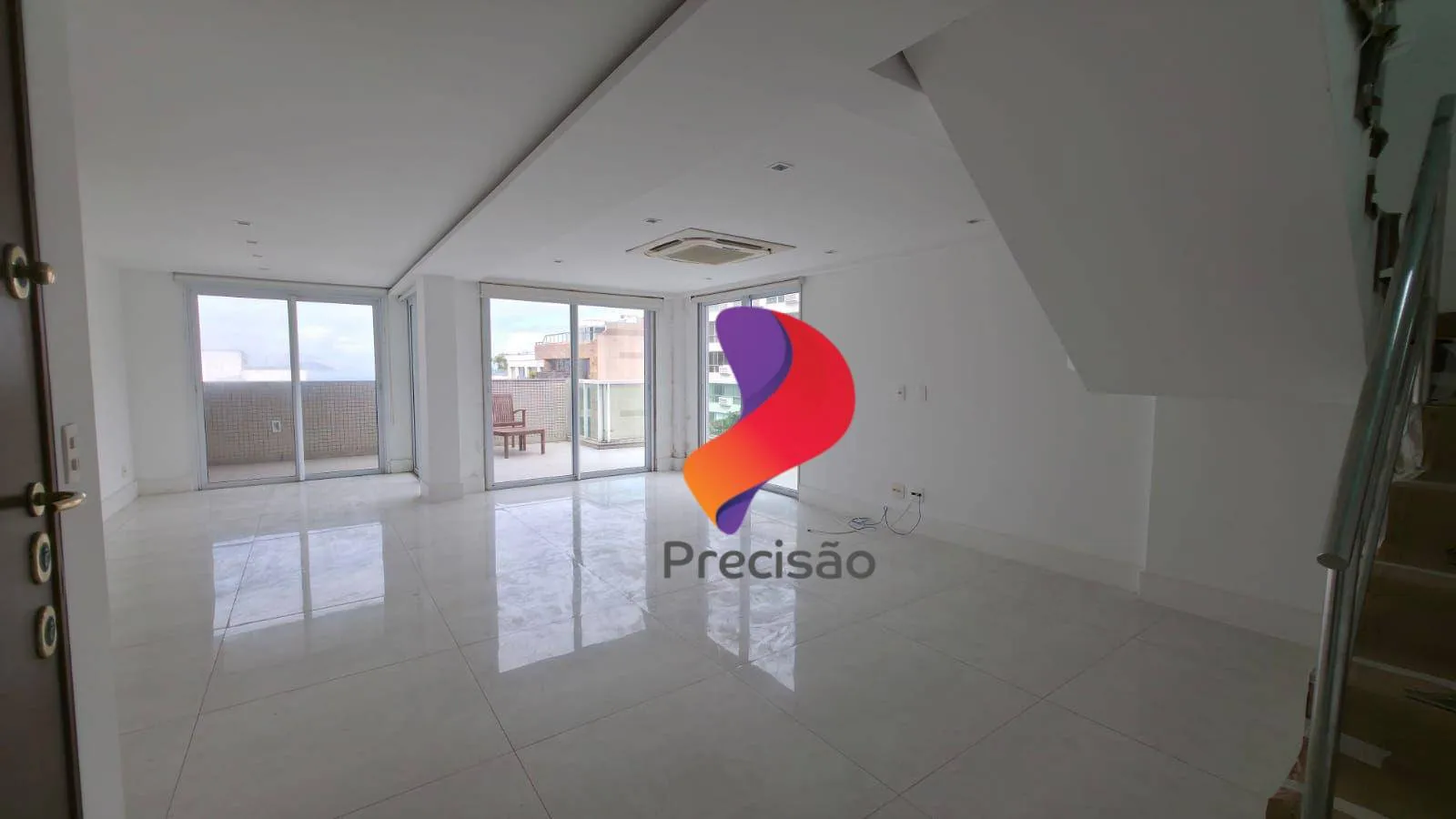 Rental apartment with 3 bedrooms and 5 bathrooms — photo 3