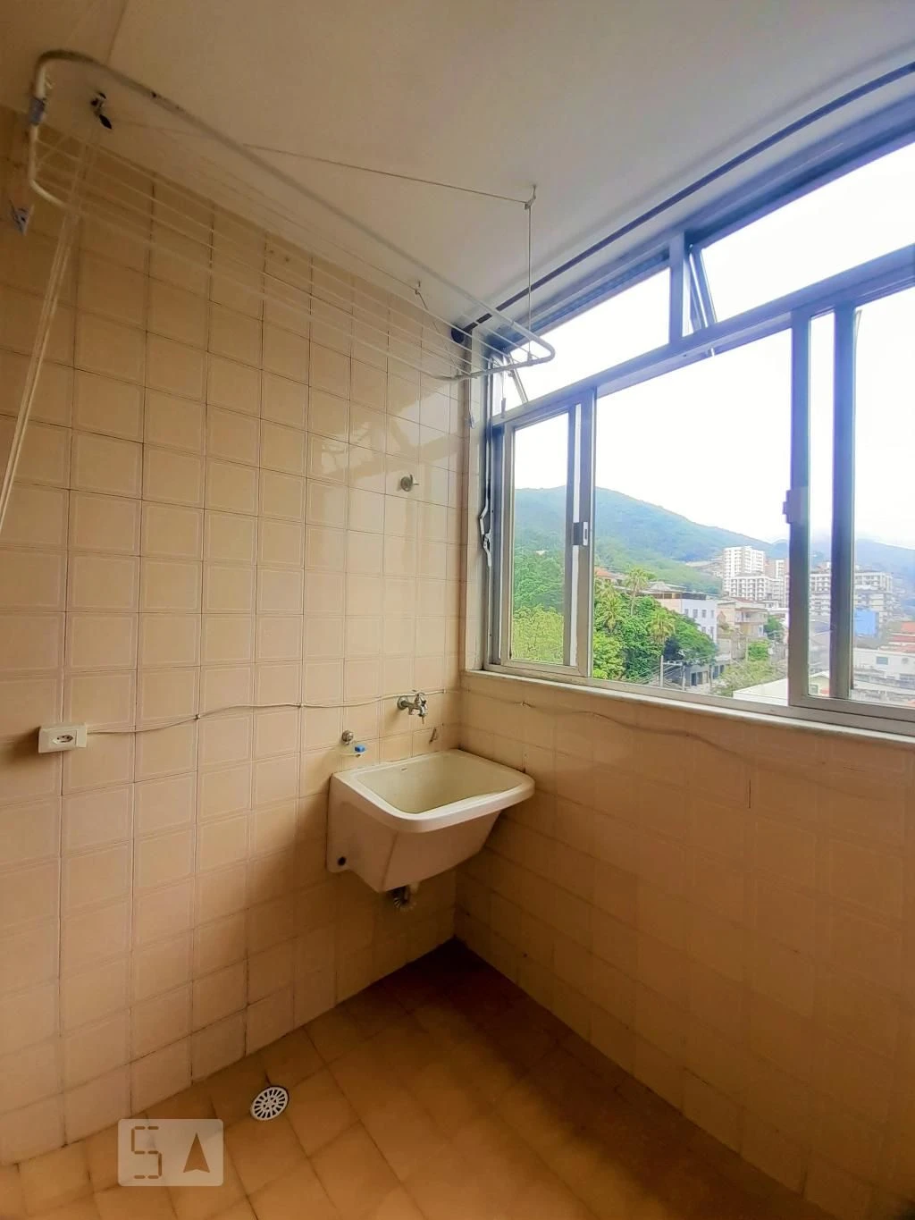 2-bedroom apartment with a mountain view in Rio de Janeiro — photo 28
