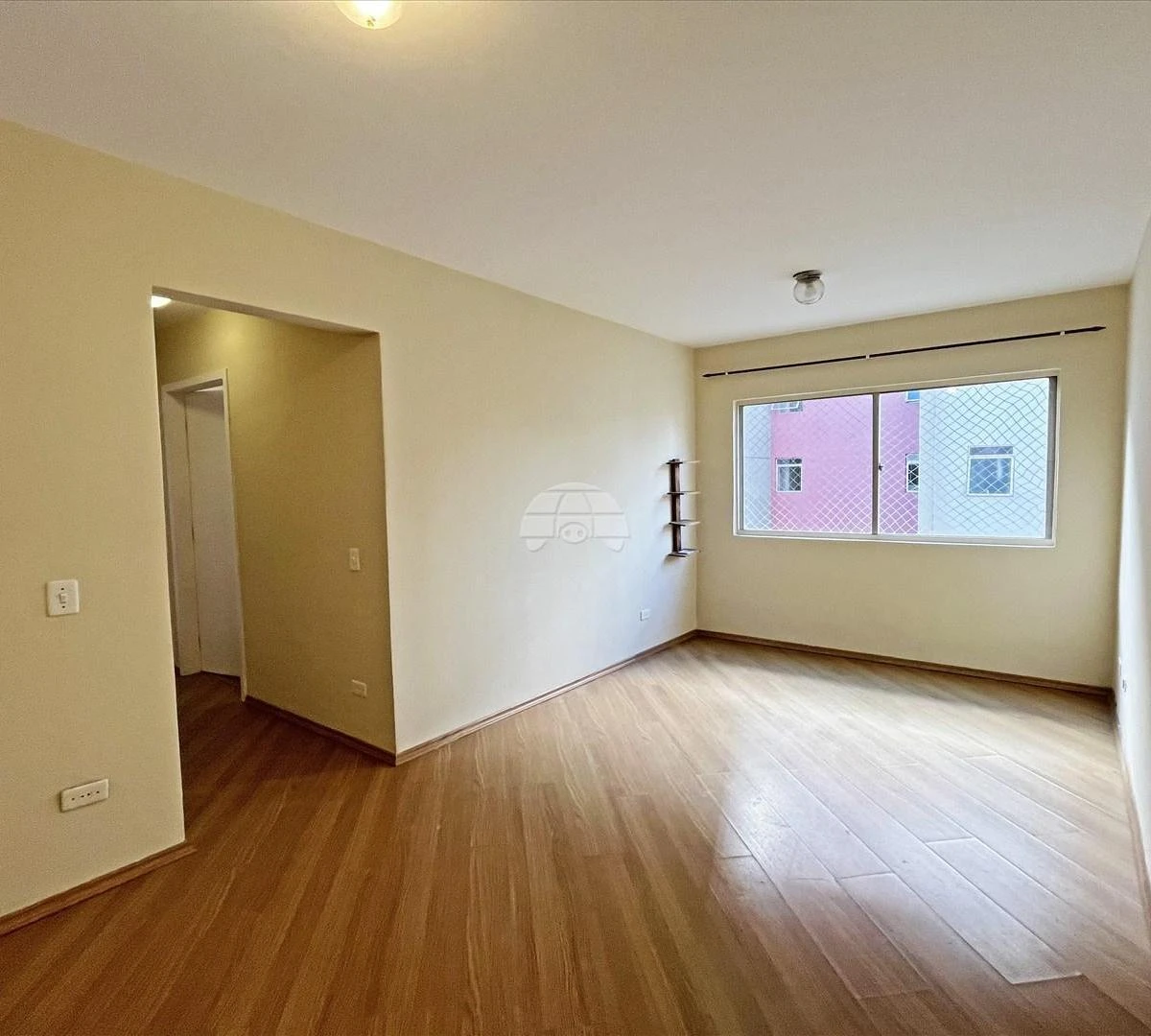 2-bedroom apartment with wood or laminate floors in Curitiba