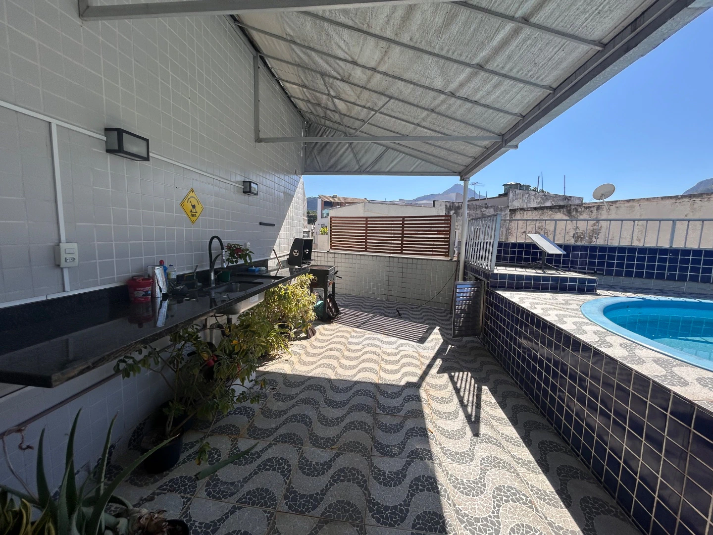 3-bedroom apartment with a terrace and mountain views — photo 16