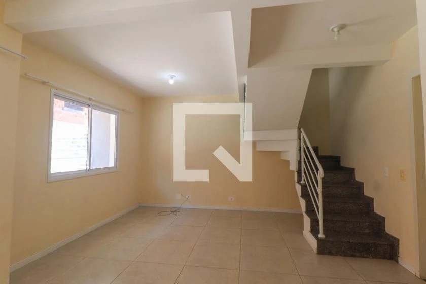 Unfurnished house with 3 bedrooms and private garden